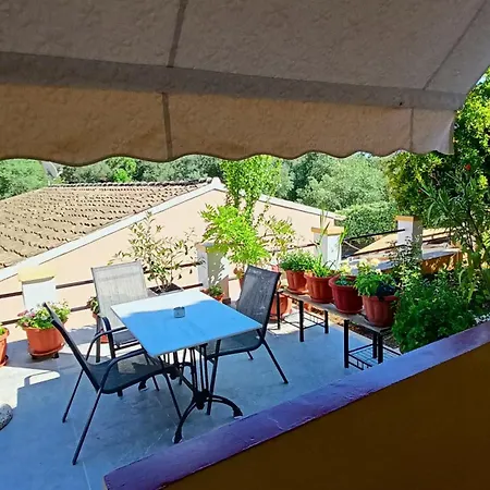 Aphrodite & Pool Apartament