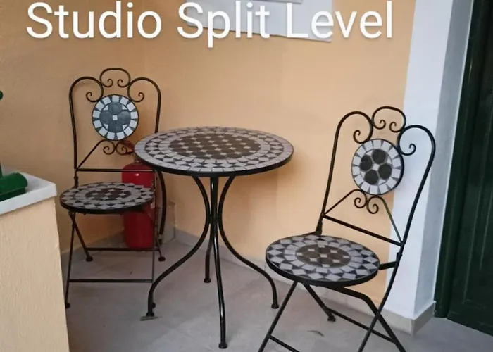 Aphrodite Studios * Paleokastrítsa