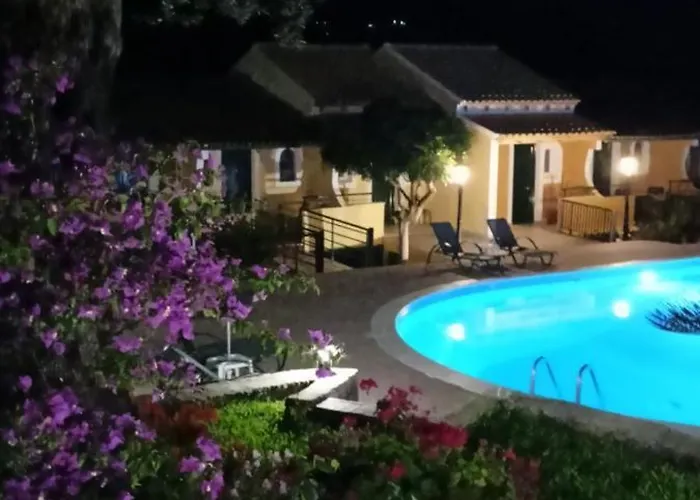 Aphrodite & Pool شقة باليوكاستريتسا